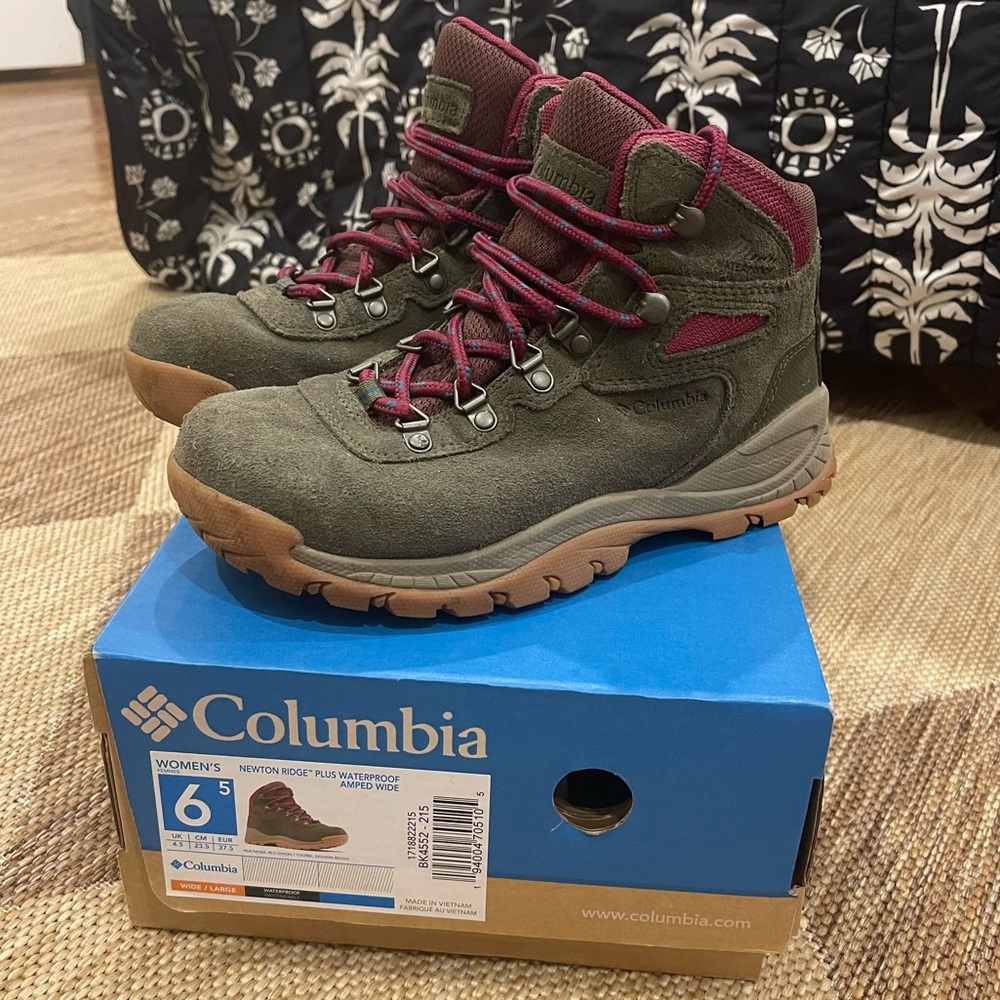 Columbia Women’s Newton Ridge Plus Waterproof Hiking Boots
